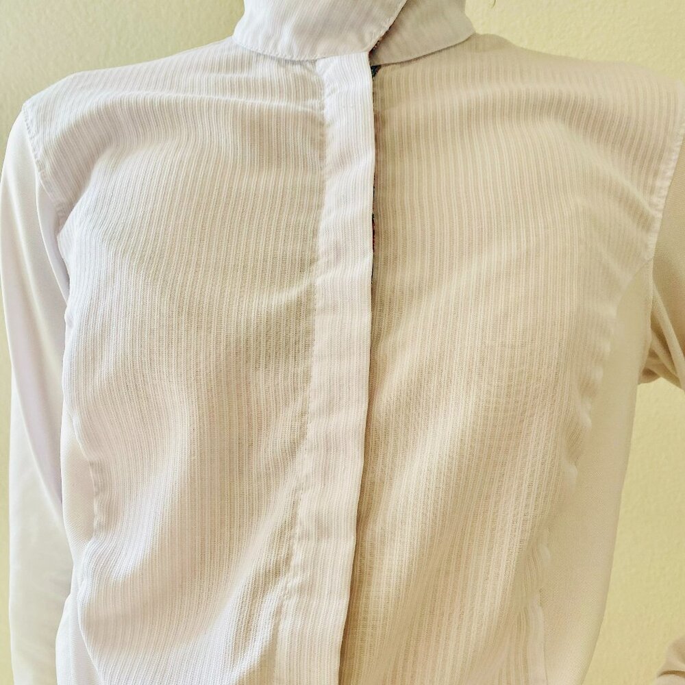 Like New! Ariat Pro Series Long Sleeve Show Shirt in White with Paisley Collar